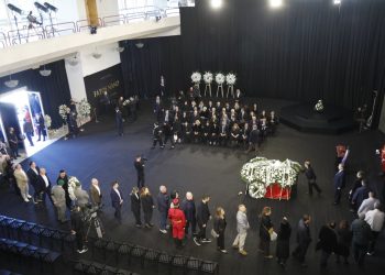 Spartak Ngjela: Turp kombëtar që Fatos Nano u varros në varrezat e zakonshme të Tiranës