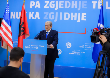 Protesta e opozitës, Berisha-Ramës: Nëse je burrë rri në…..Ja thirrja e kryedemokratit